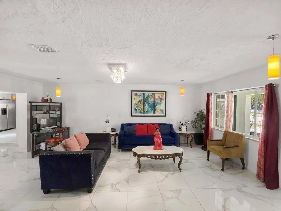 1010 NE 142nd St, North Miami, FL 33161 - Image #3