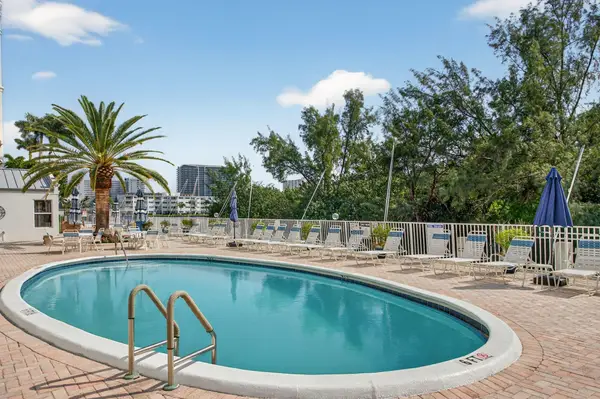 2850 NE 14th Street Cswy #107, Pompano Beach, FL 33062