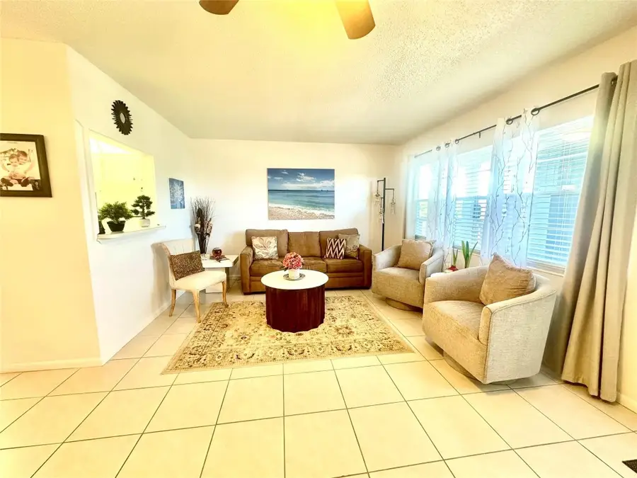 4011 Islewood D #4011, Deerfield Beach, FL 33442 - Image #2