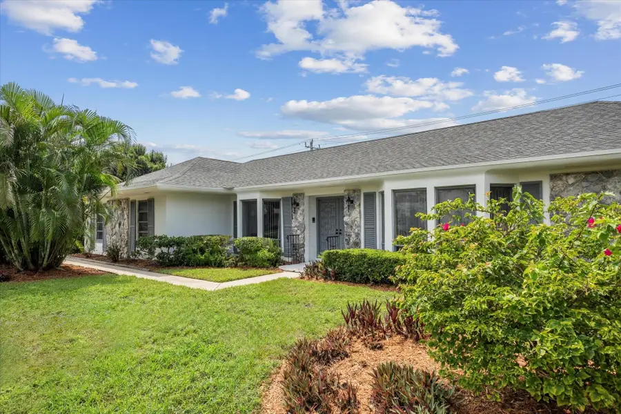 137 SE Turtle Creek Dr, Jupiter, FL 33469 - Image #2