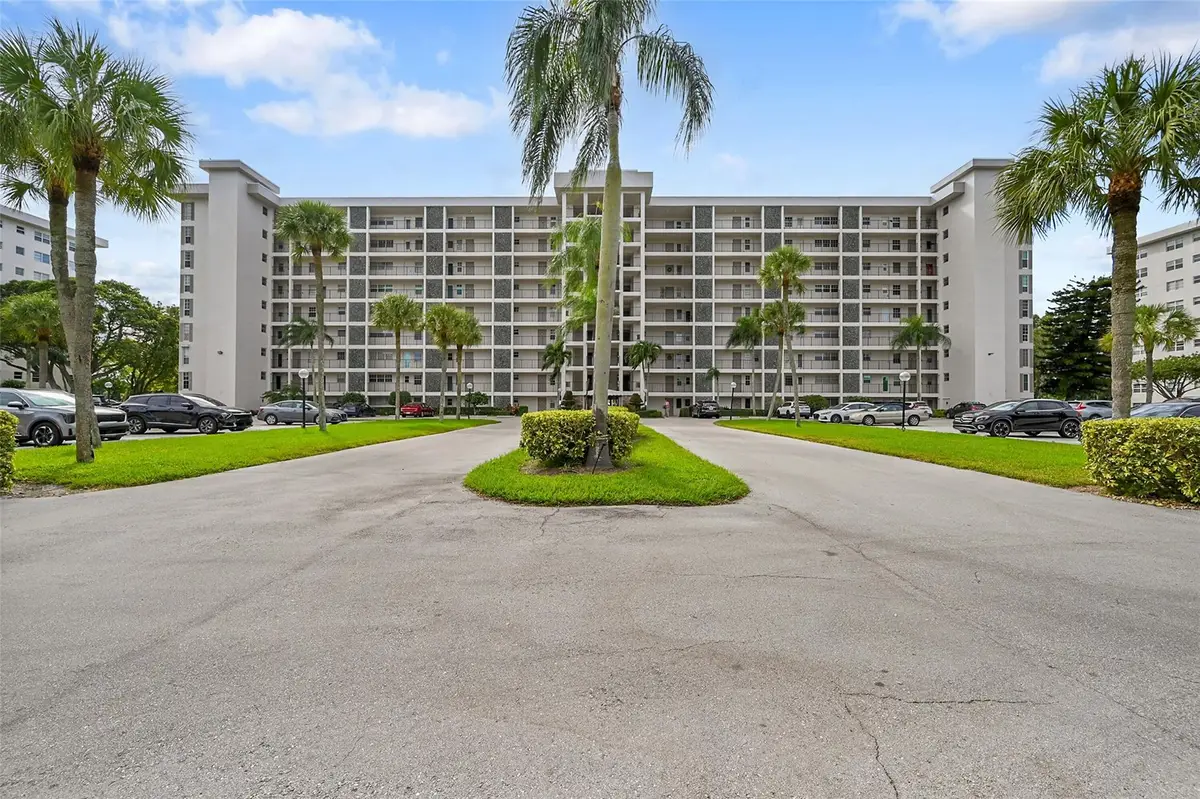 3100 N Palm Aire Dr #606, Pompano Beach, FL 33069 - Image #1