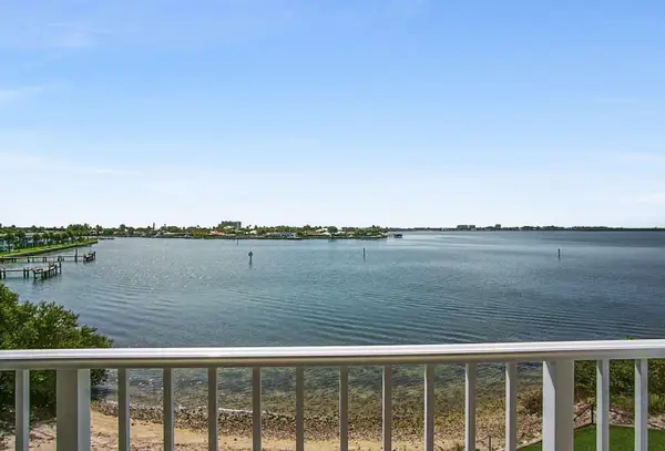 3 Harbour Isle Dr. East #302, Fort Pierce, FL 34949