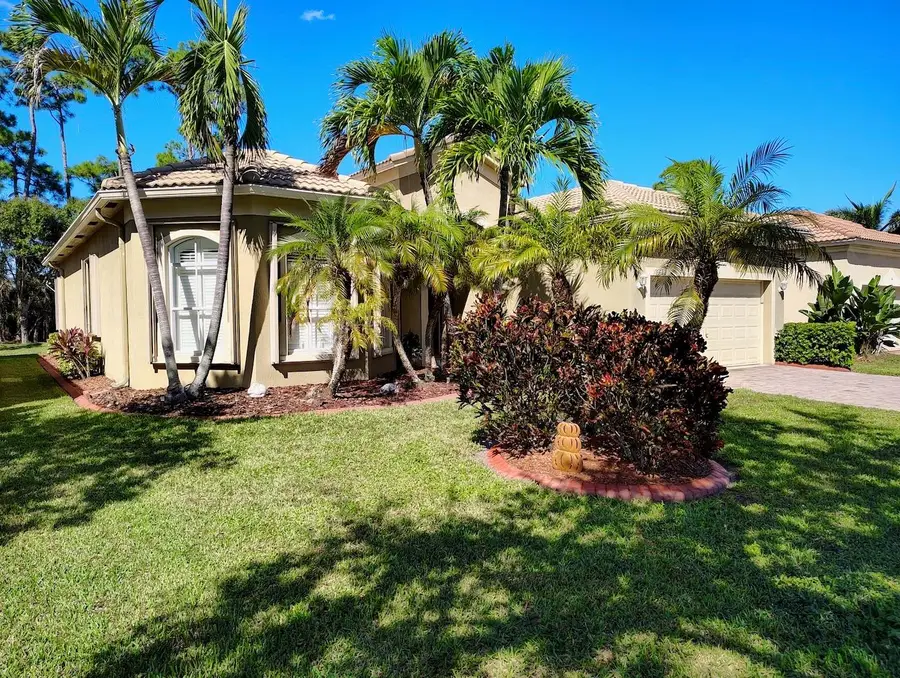 5423 Place Lake Dr, Fort Pierce, FL 34951 - Image #2