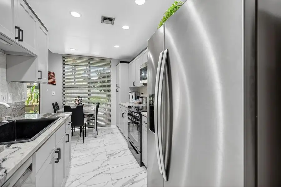 7520 La Paz Court #209, Boca Raton, FL 33433 - Image #2