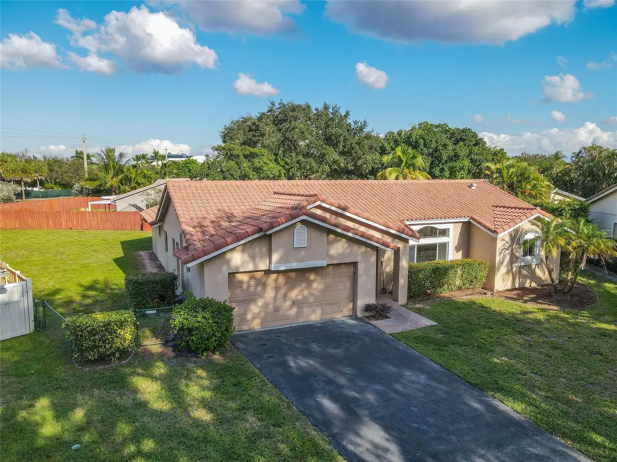 2881 NW 98th Way, Coral Springs, FL 33065 - Image #1