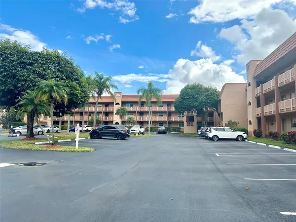 9821 Sunrise Lakes Blvd #303, Sunrise, FL 33322