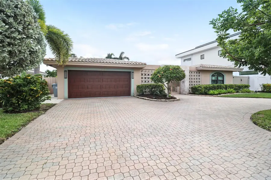 2622 NE 4th St, Pompano Beach, FL 33062 - Image #2