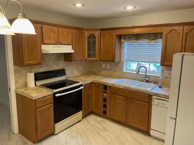 355 Sunshine Dr, Coconut Creek, FL 33066 - Image #2