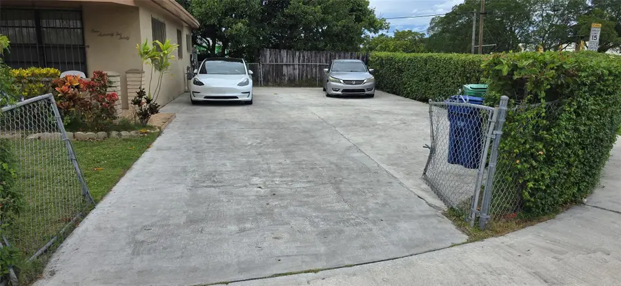 17230 NW 10th Ct, Miami, FL 33169 - Image #2