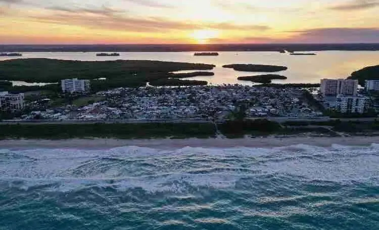 877 Pirates Cove Ln, Fort Pierce, FL 34949 - Image #1