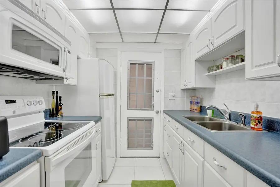 17001 NE 13th Ave #104, Miami, FL 33162 - Image #3