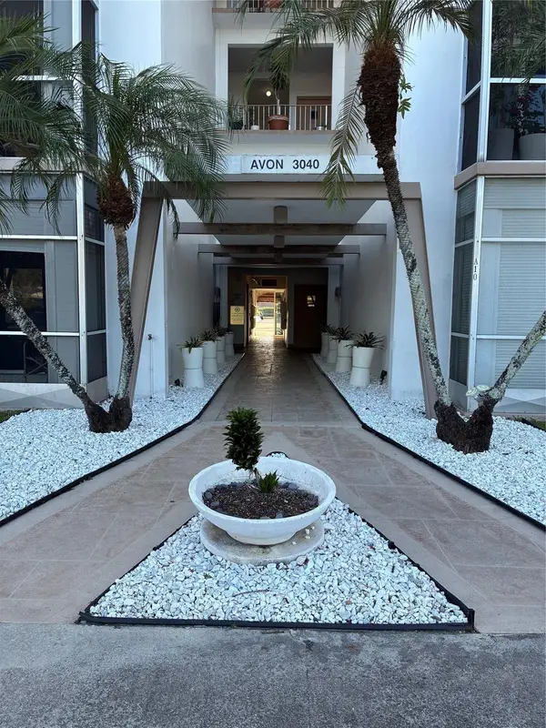 3040 NE 16th Ave #A210, Oakland Park, FL 33334