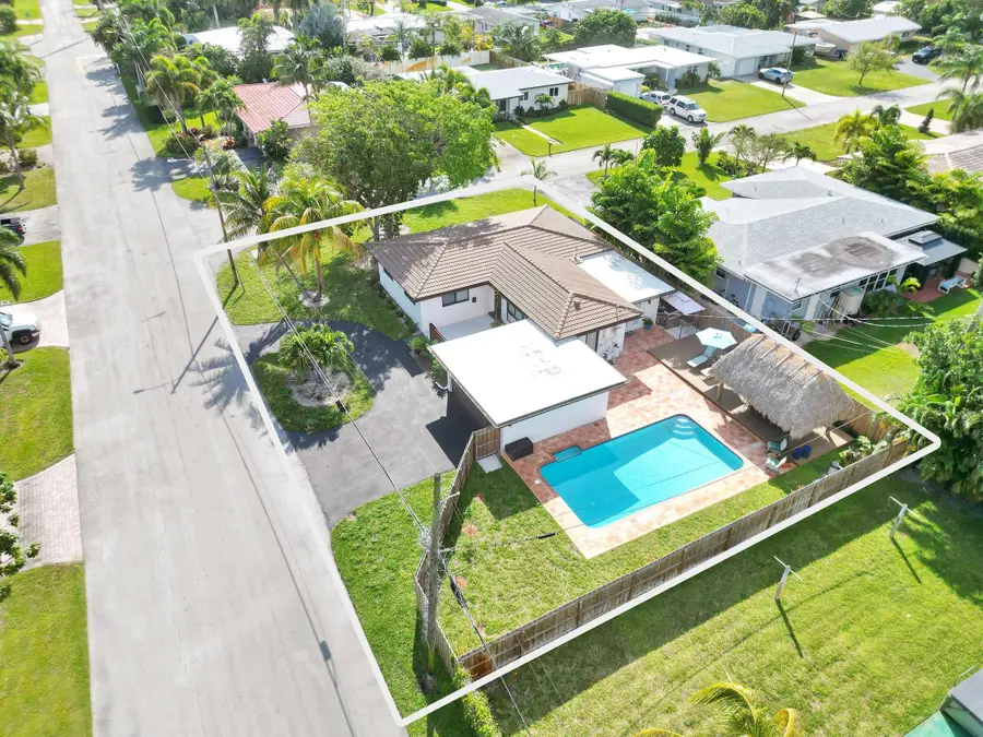 1750 NE 48th Ct, Oakland Park, FL 33334 - Image #2