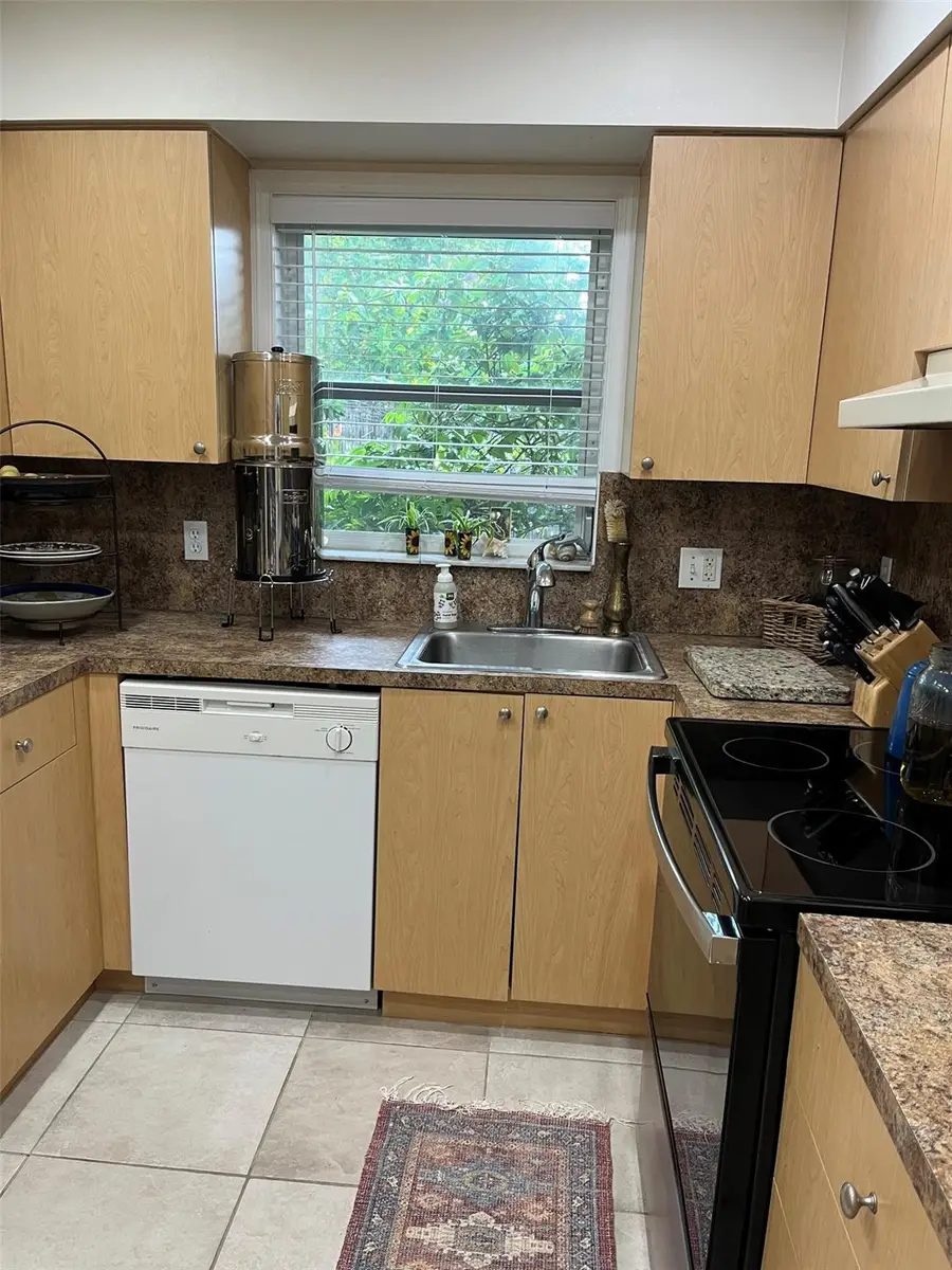 246 Dixie Blvd, Delray Beach, FL 33444 - Image #3