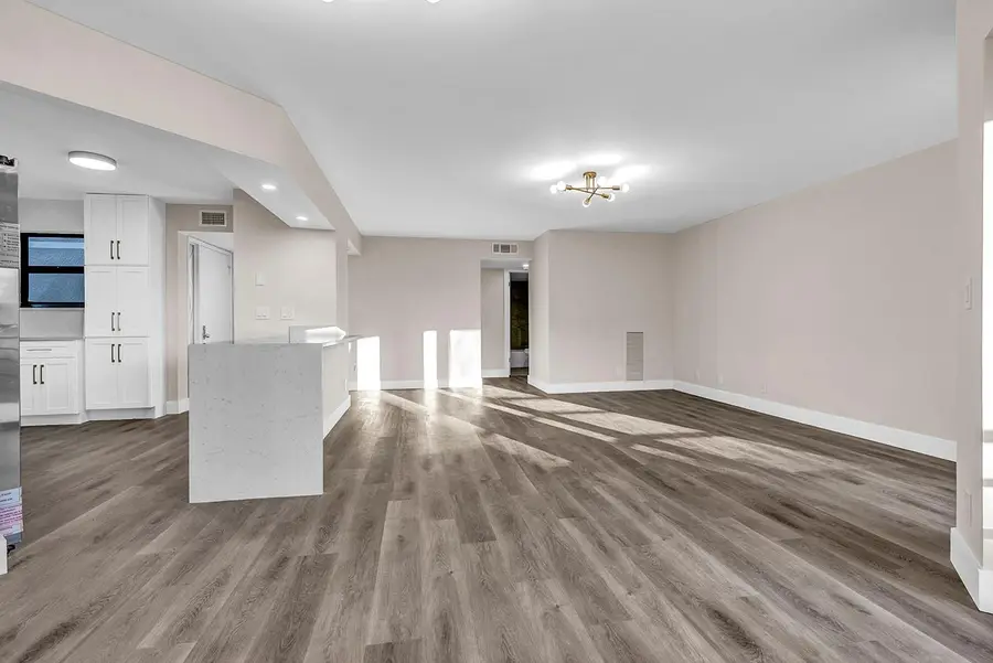 5851 Camino Del Sol #204, Boca Raton, FL 33433 - Image #2