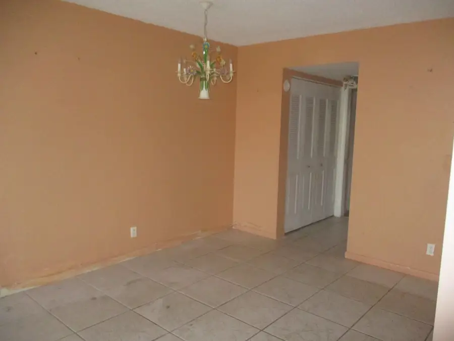 427 Windsor #427, West Palm Beach, FL 33417 - Image #3