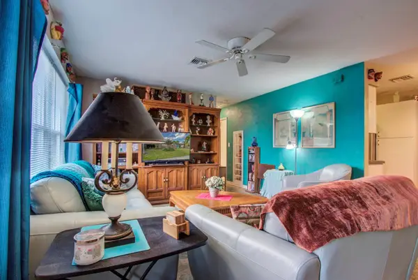 6116 NW 15th St, Margate, FL 33063