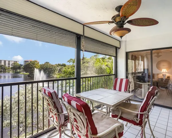 2334 S Cypress Bend Dr #302, Pompano Beach, FL 33069