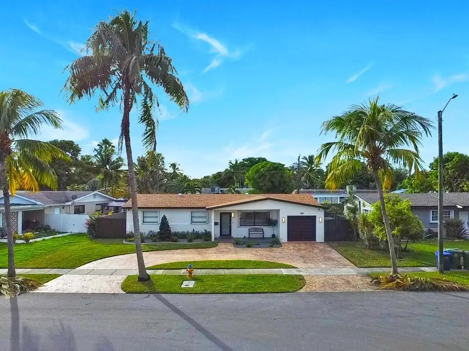 300 SW 65th Way, Pembroke Pines, FL 33023 - Image #1