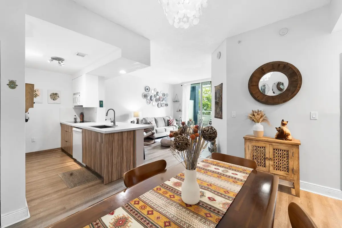 275 NE 18 St #202, Miami, FL 33132 - Image #1