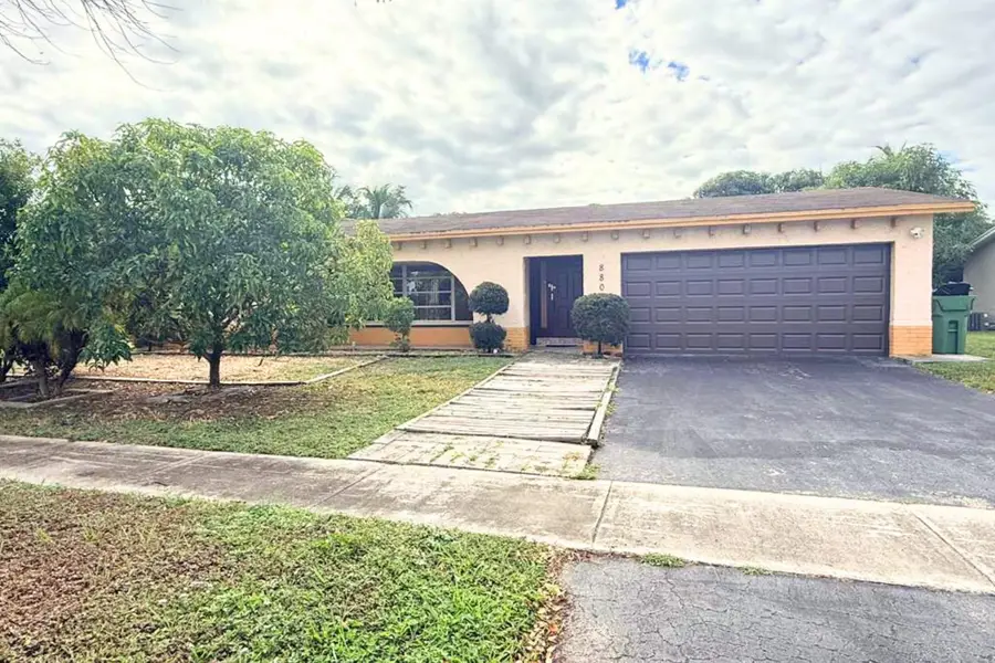 8800 NW 3 St, Pembroke Pines, FL 33024 - Image #2