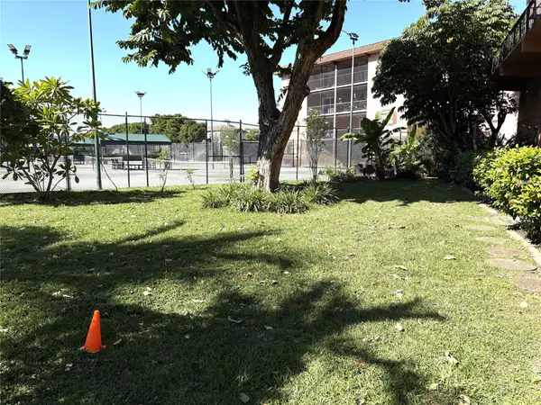 620 Tennis Club Dr #105, Fort Lauderdale, FL 33311