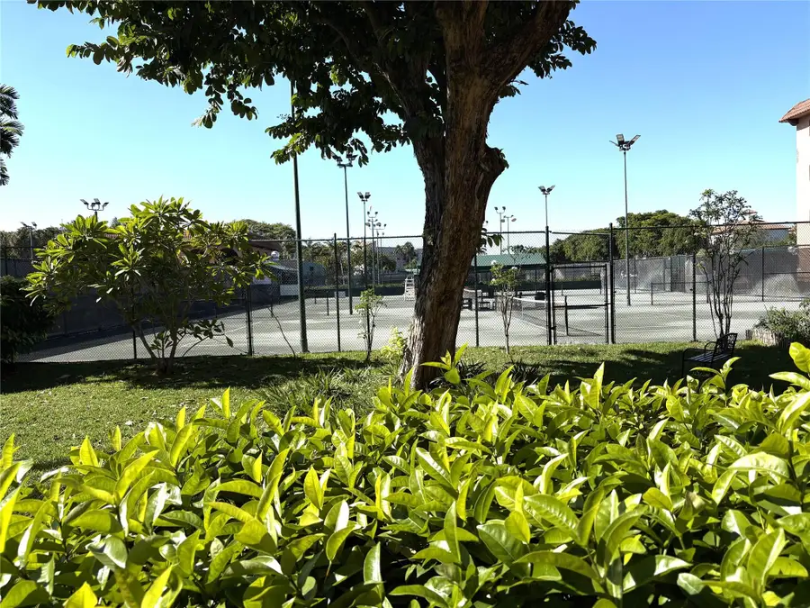 620 Tennis Club Dr #105, Fort Lauderdale, FL 33311 - Image #3