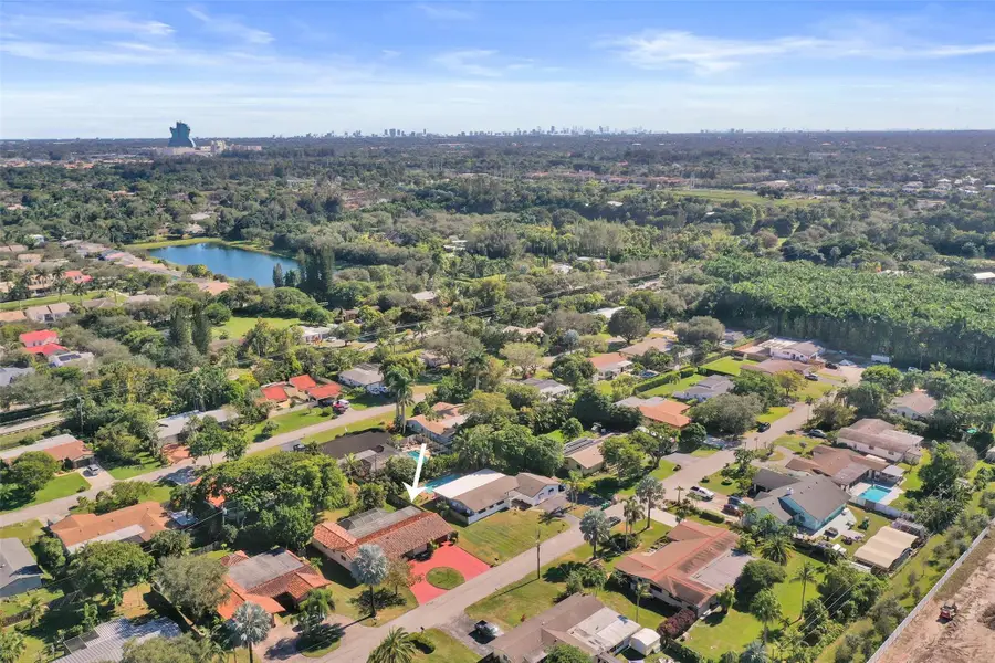 4756 SW 72nd Ave, Davie, FL 33314 - Image #2