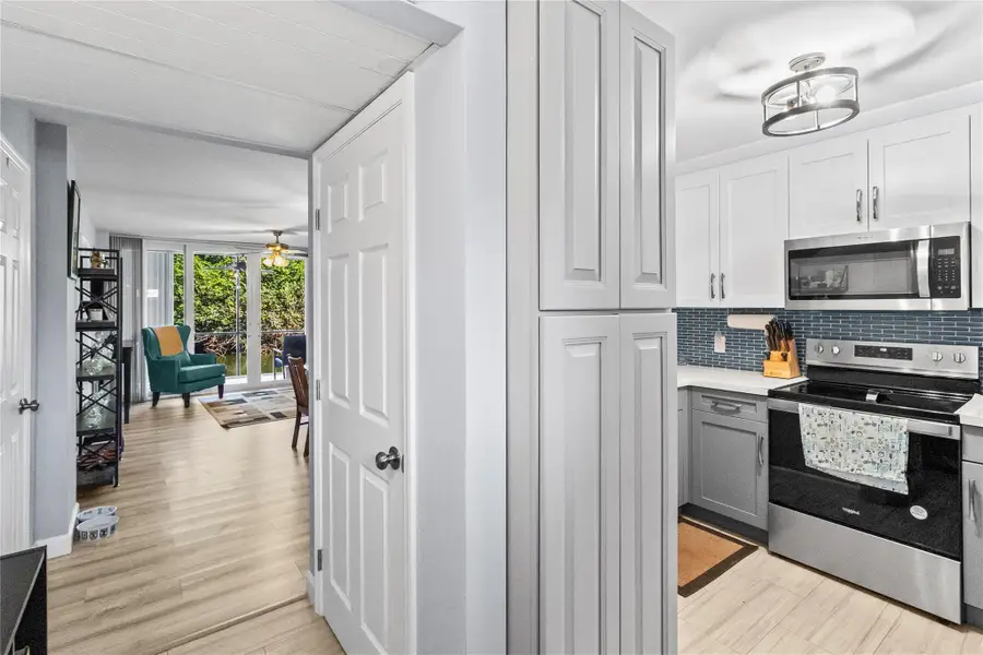 101 Royal Park Dr #1G, Oakland Park, FL 33309 - Image #3