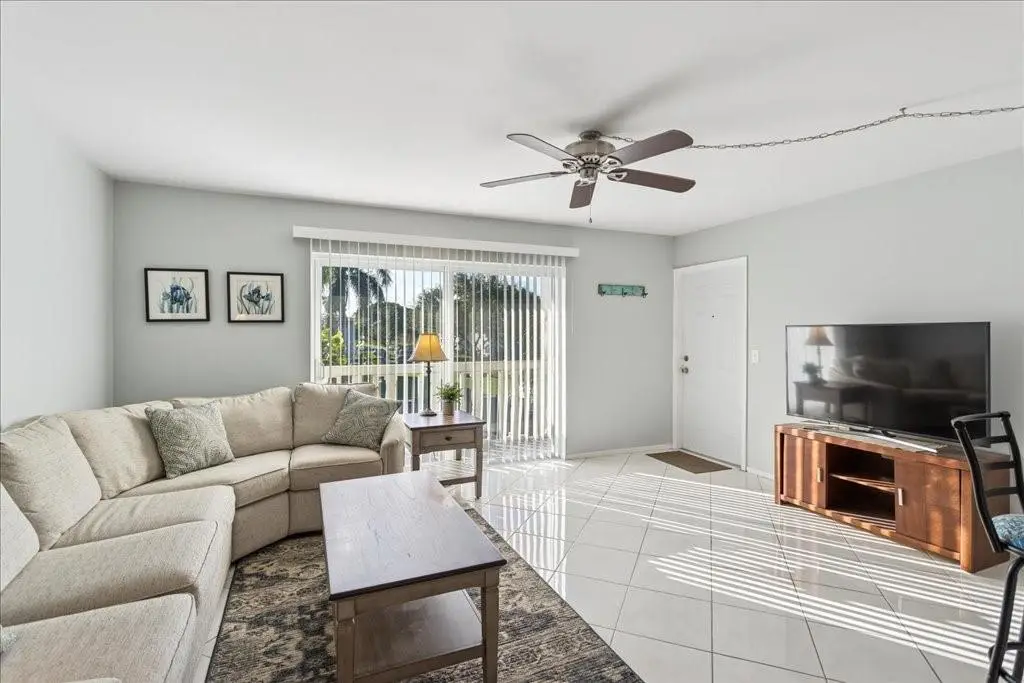 95 North Blvd #2B, Boynton Beach, FL 33435 - Image #1