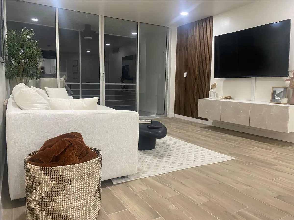 9471 Evergreen Pl #301, Davie, FL 33324 - Image #1