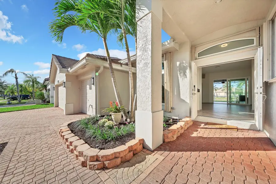 16403 S Segovia Cir, Pembroke Pines, FL 33331 - Image #2