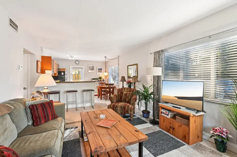 1424 Holly Heights Dr #1, Fort Lauderdale, FL 33304 - Image #3