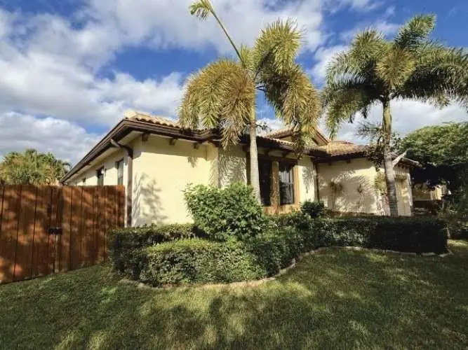 3663 SE 2nd Dr, Homestead, FL 33033 - Image #2