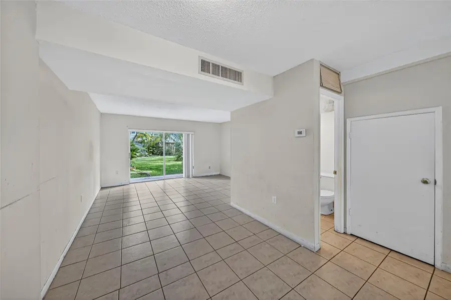 809 W Oakland Park Blvd #J5, Oakland Park, FL 33311 - Image #2