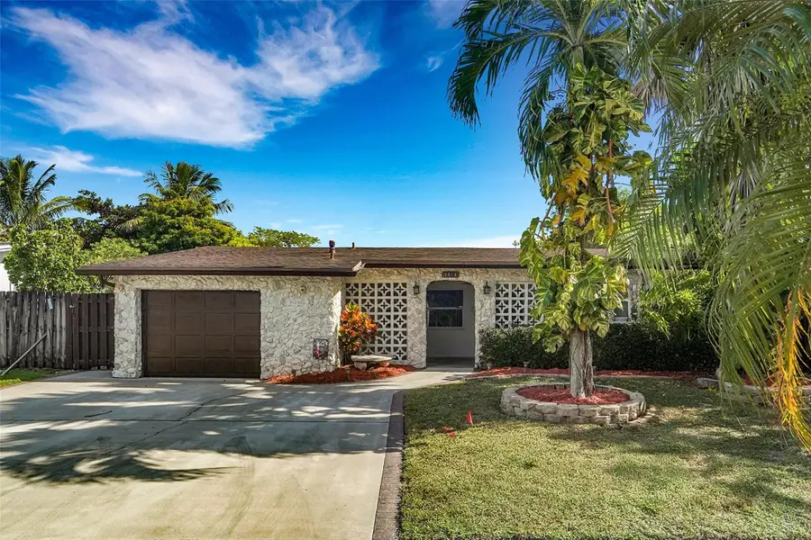 2510 NW 87th Ln, Sunrise, FL 33322 - Image #2