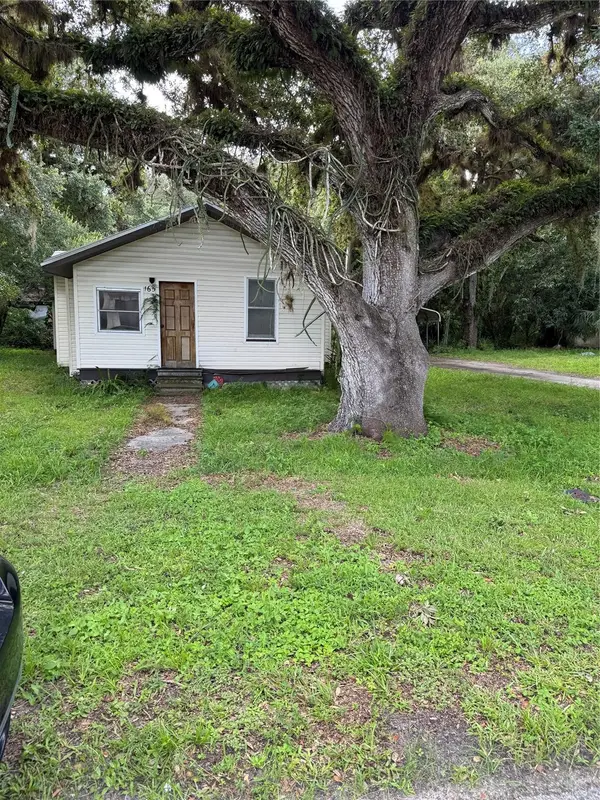 165 Hendry St, Labelle, FL 33935