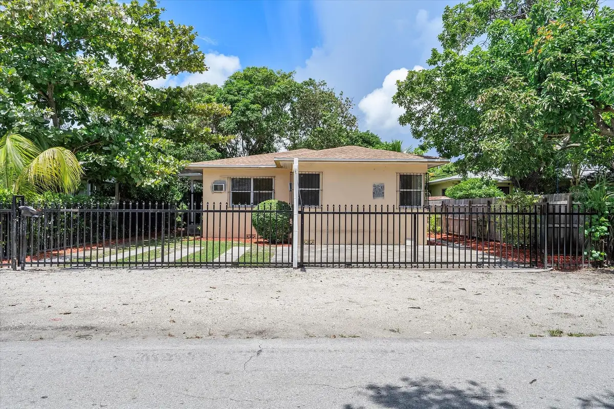 7530 NE 3rd Ave, Miami, FL 33138 - Image #1
