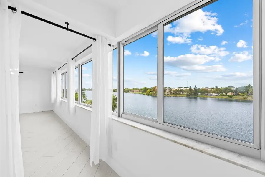 877 NE 195th Street #422, Miami, FL 33179 - Image #3