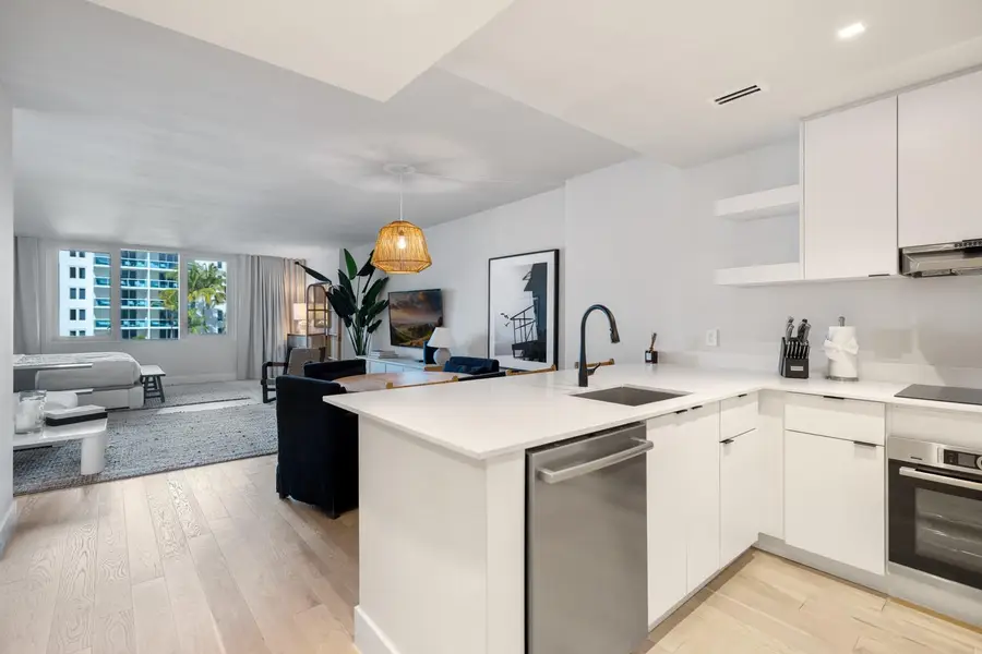 2301 Collins Ave #512, Miami Beach, FL 33139 - Image #3