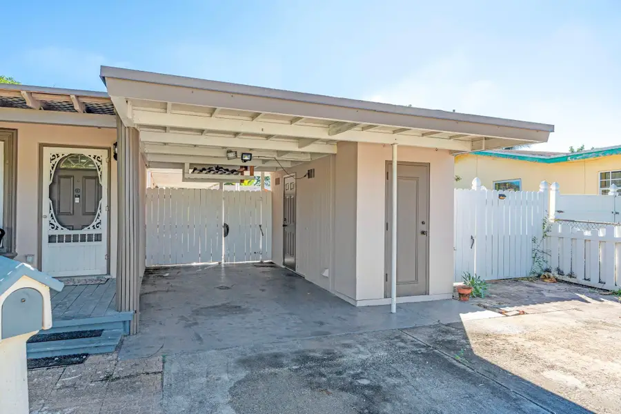 2016 SW 37th Ave, Fort Lauderdale, FL 33312 - Image #3