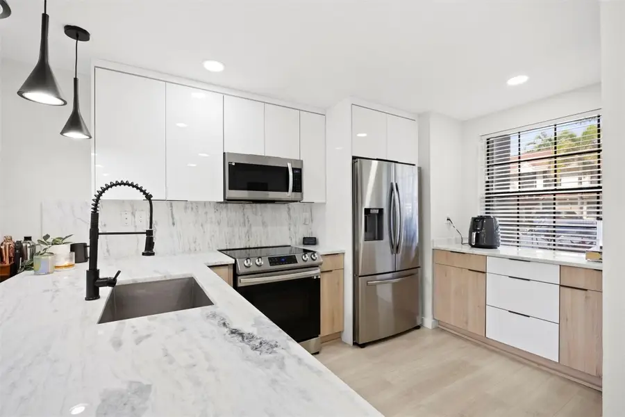 246 City View Drive #246, Fort Lauderdale, FL 33311 - Image #3