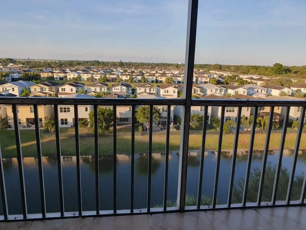 1101 Crystal Lake Dr #704, Deerfield Beach, FL 33064 - Image #1