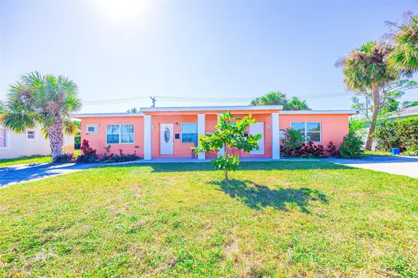 646 Bayberry Dr, West Palm Beach, FL 33403