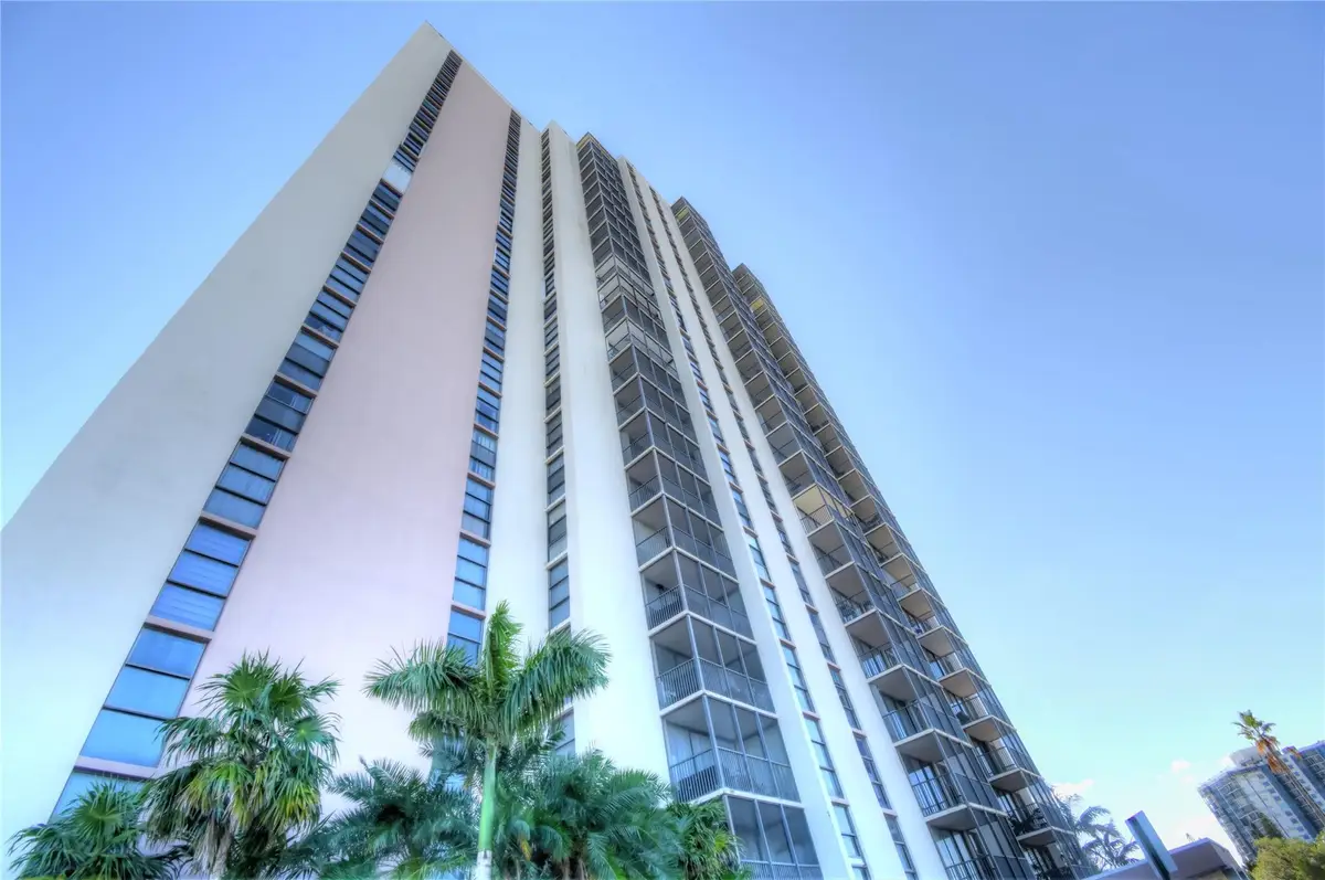 20301 W Country Club Dr. #930, Aventura, FL 33180 - Image #1