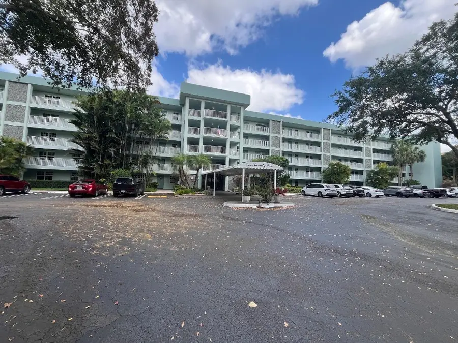 802 Cypress Grove Lane #309, Pompano Beach, FL 33069 - Image #2