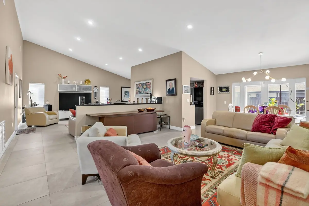 10120 Sheridan St., Pembroke Pines, FL 33026 - Image #1