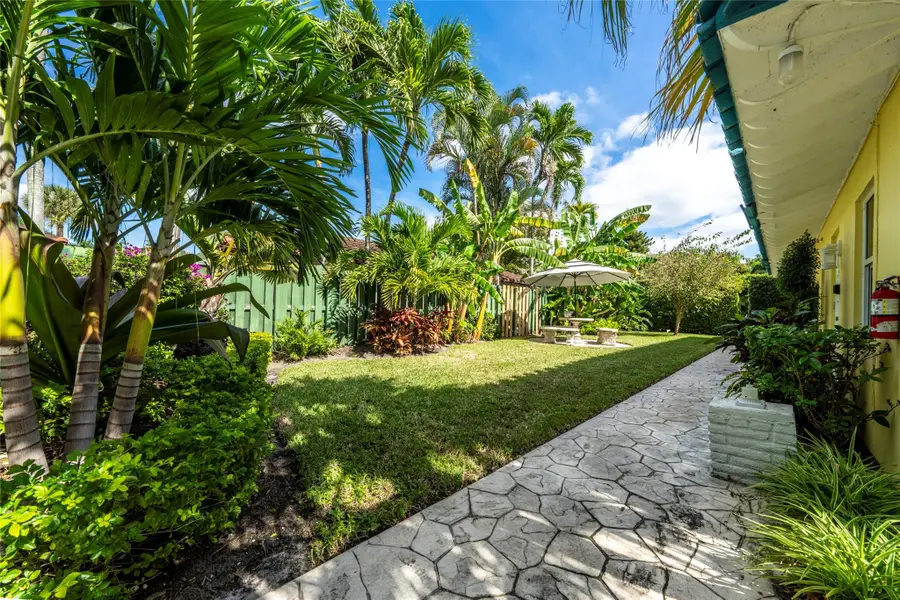 305 Hibiscus Ave, Pompano Beach, FL 33062 - Image #2