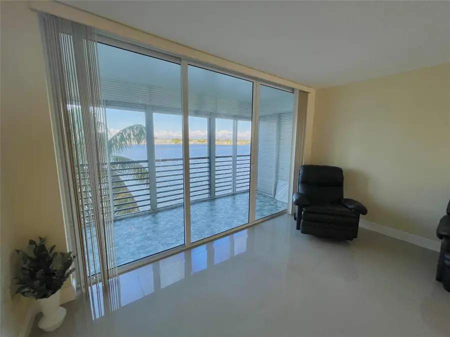 1175 NE Miami Gardens Dr #405, Miami, FL 33179 - Image #2