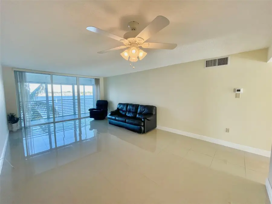 1175 NE Miami Gardens Dr #405, Miami, FL 33179 - Image #3